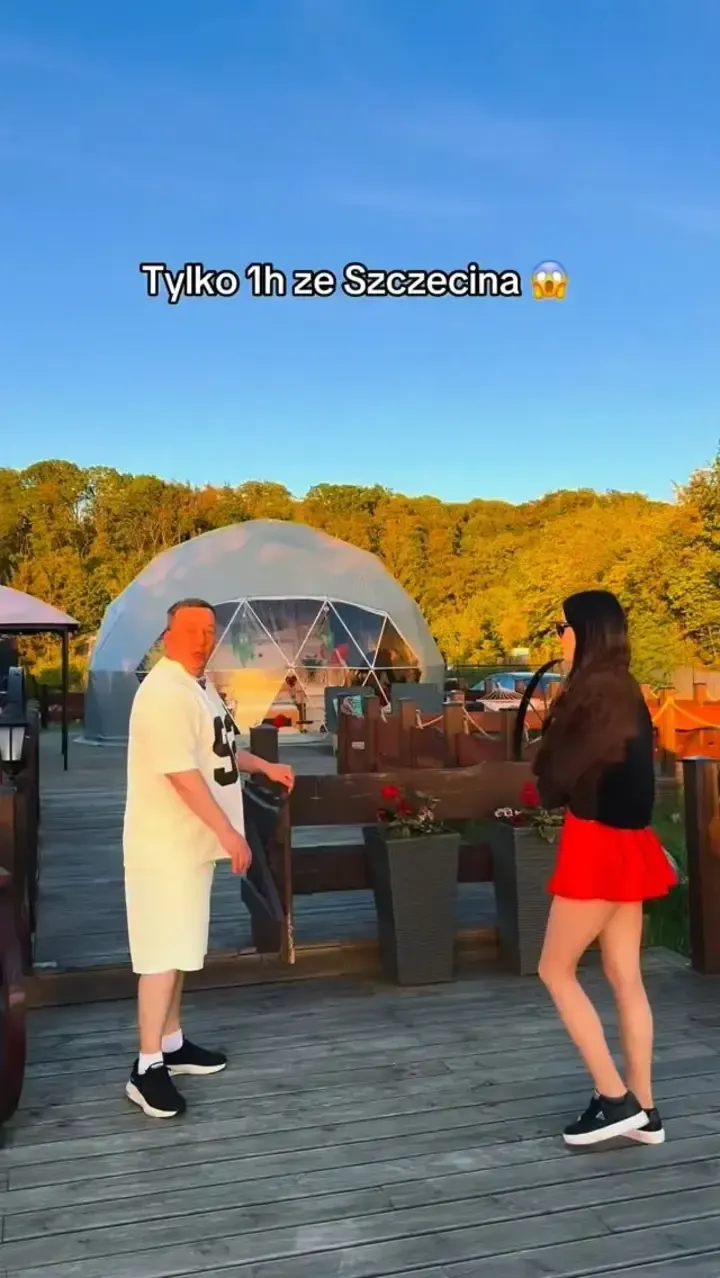 Kadr rolki Zacisze Haven z kopułą glampingową